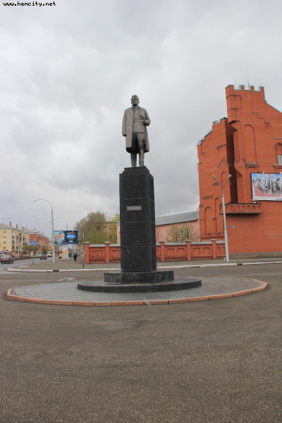Памятник Кирову, центр, г. Кемерово